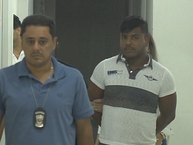 Kelvin se entregou nesta quarta-feira à polícia (Foto: Reprodução/TV TEM) Kelvin se entregou nesta quarta-feira à polícia (Foto: Reprodução/TV TEM)