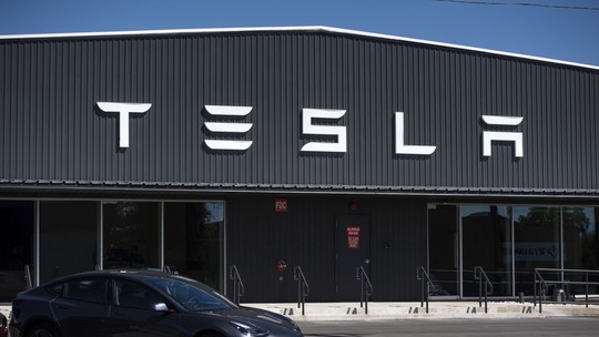 Tesla é alvo de nova investigação de agência dos EUA após desconexão dos cintos de segurança