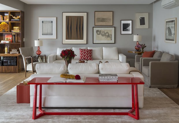 Apartamento contemporâneo com toques de vermelho (Foto: Evelyn Müller / divulgação)