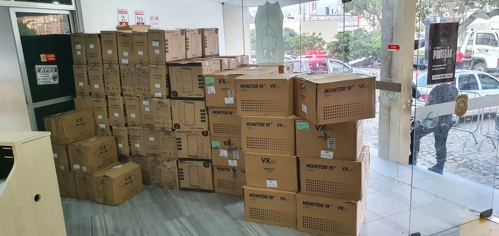 Carga com 114 computadores foi apreendida em São Gonçalo do Amarante — Foto: Divulgação