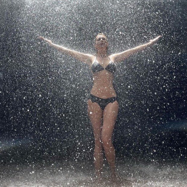 Ana Hickmann aproveita cachoeira em família (Foto: Reprodução/Instagram)