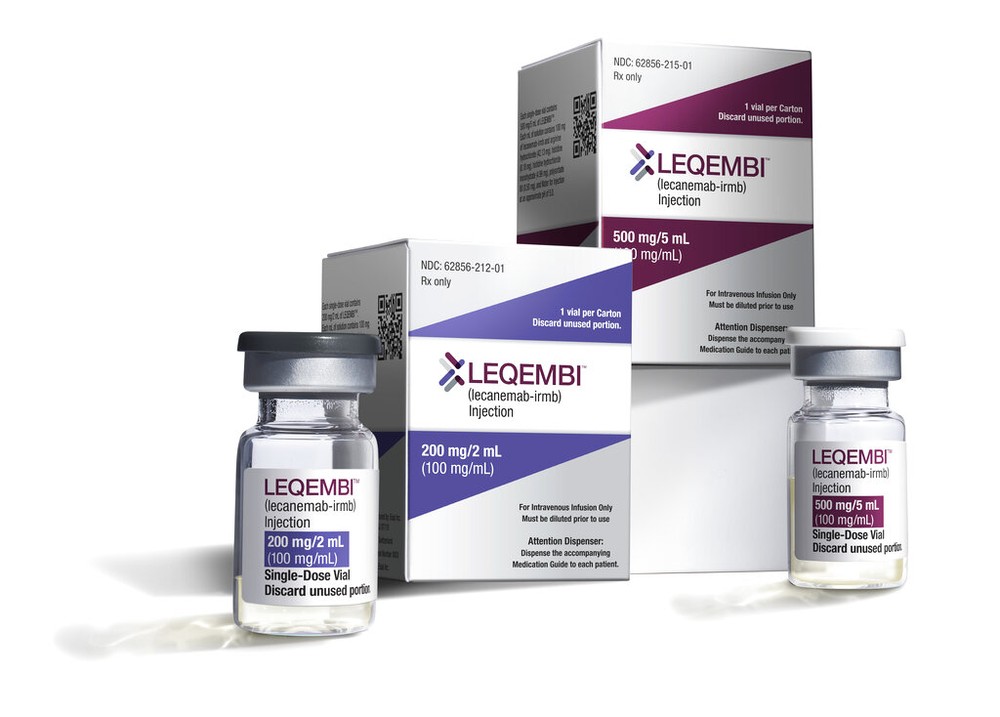 Frascos e embalagens do medicamento Leqembi (Eisai/Biogen), que pode ajudar no tratamento contra o Alzheimer, aprovado pelo FDA — Foto: Eisai/AP
