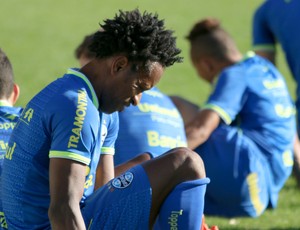 Grêmio encorpa grupo e recheia banco de reservas com ex-titulares
