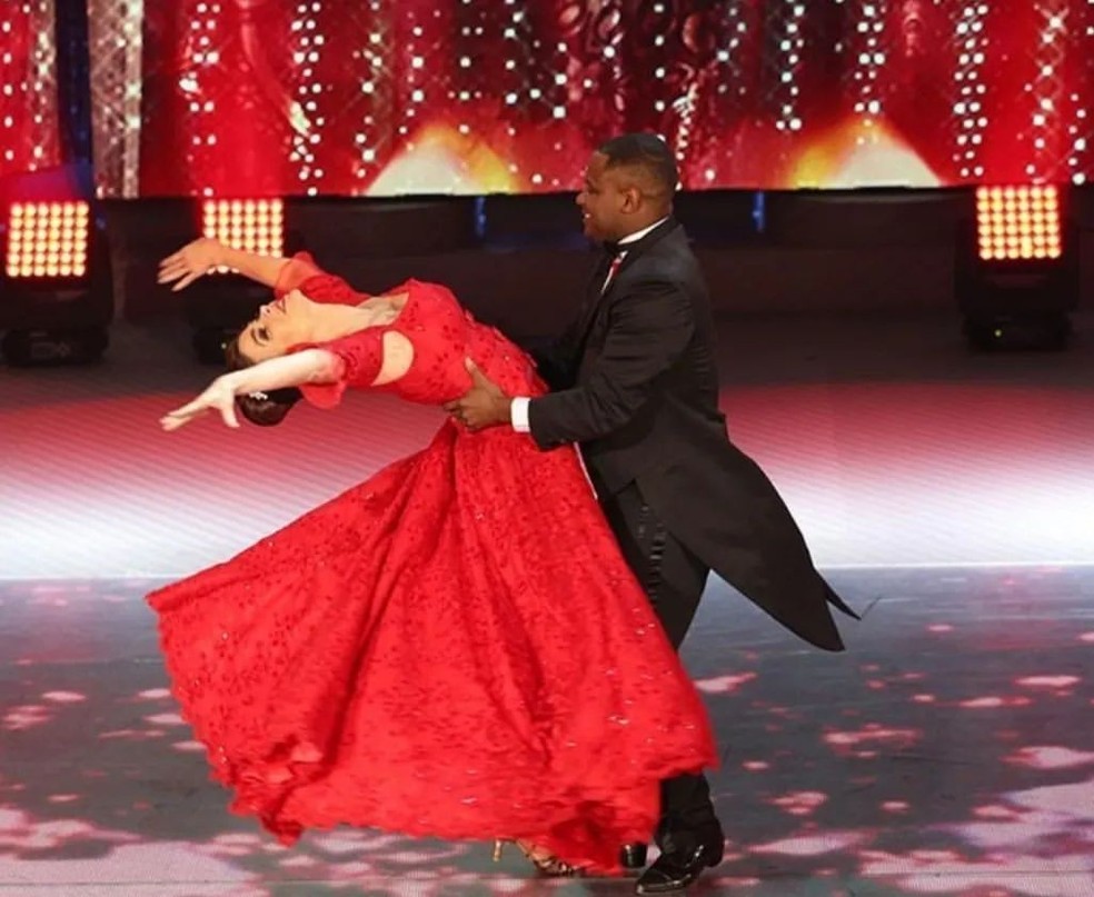 Françoise Forton e Patrick Carvalho no Dança dos Famosos, em 2015 — Foto: Reprodução