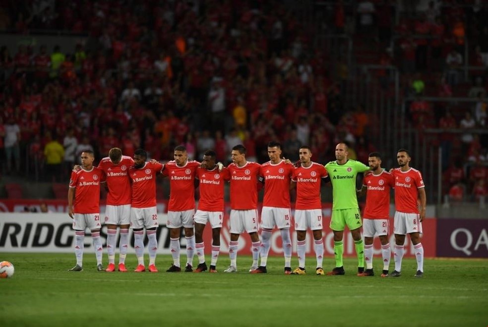 Time do Inter que começou a partida contra a Universidad Católica — Foto: Ricardo Duarte / Internacional