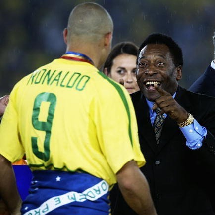 Ronaldo com a camisa 9 da seleção e Pelé  (Foto: Reprodução/Instagram)