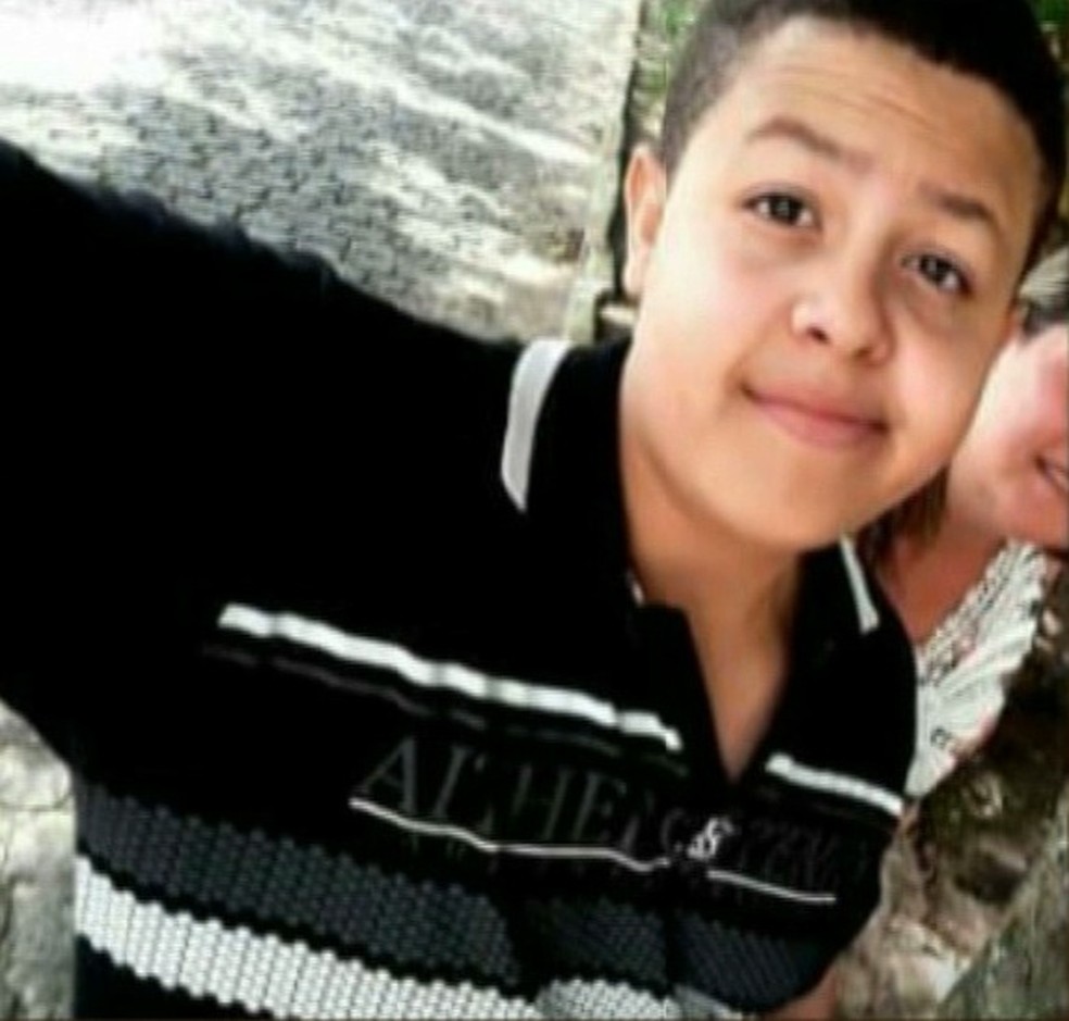 Adolescente tinha 15 anos e foi levado para o hospital, mas nÃ£o resistiu â Foto: ReproduÃ§Ã£o/TV ParaÃ­ba