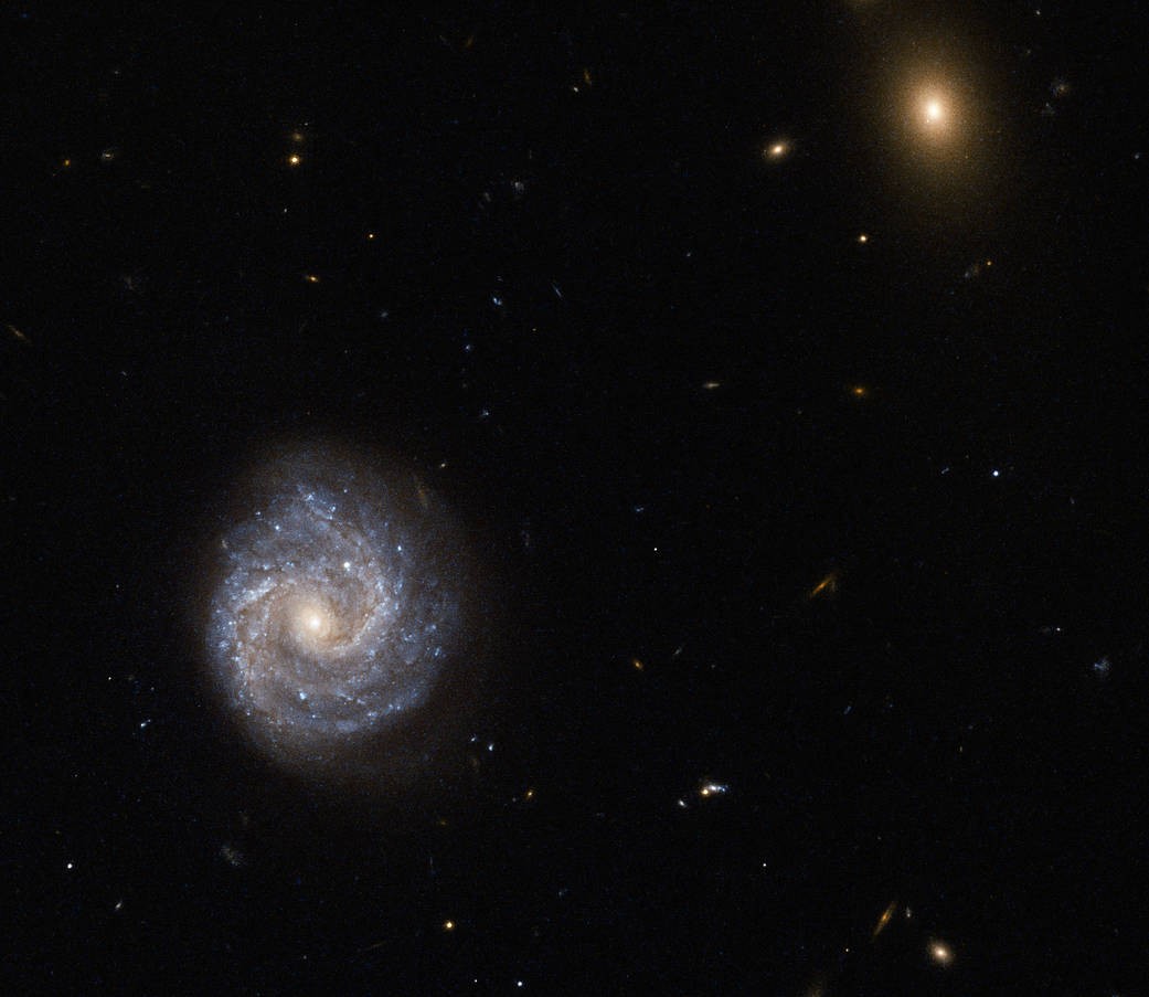 Galáxia 2XMM J143450.5+033843 (Foto: ESA/Hubble & NASA)