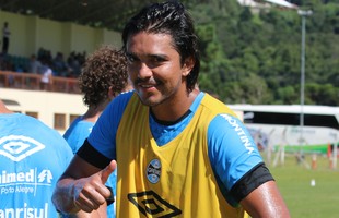 Marcelo Moreno Grêmio treino pré-temporada Gramado (Foto: Lucas Rizzatti/GloboEsporte.com) Marcelo Moreno Grêmio treino pré-temporada Gramado (Foto: Lucas Rizzatti/GloboEsporte.com)