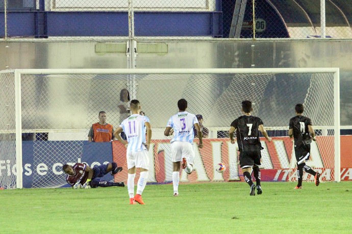 Gol de Jobinho, macaé x bragantino (Foto: Tiago Ferreira / Macaé Esporte)