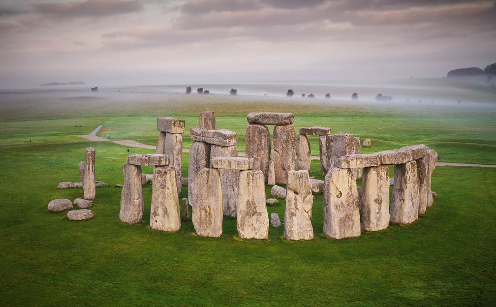 O círculo de pedra de Stonehenge perto de Amesbury, na Grã-Bretanha — Foto: A.Pattenden/English Heritage/Divulgação via Reuters