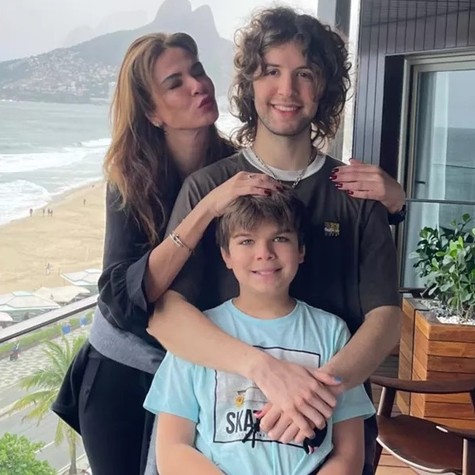 Luciana Gimenez com os filhos  (Foto: Reprodução/Instagram)