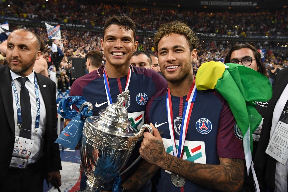 Thiago Emiliano Da Silva Isabele Da Silva Thiago Silva Se Naturaliza Frances E Abre Espaco Para Mais Um