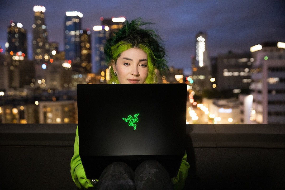 Razer atualiza notebook gamer com processador AMD e placas RTX 30