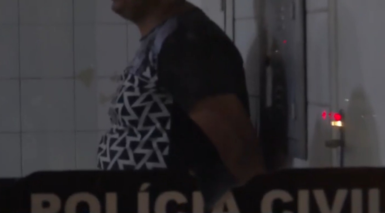 Mulher sai de Manaus para BA após conhecer homem pela internet e é mantida em cárcere privado ao lado da filha; suspeito foi preso