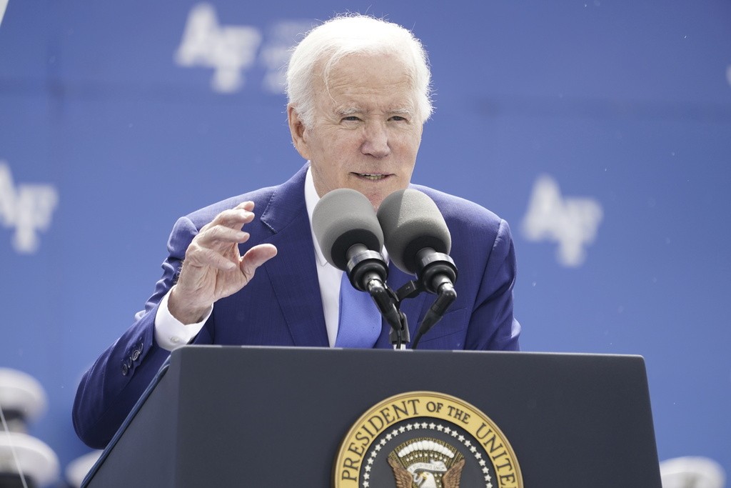 Biden assina lei que autoriza aumento do limite da dívida nos EUA