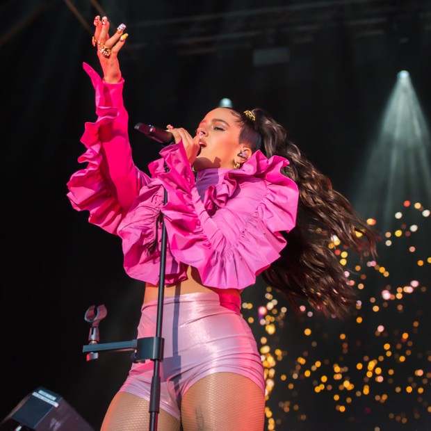 LONDON, ENGLAND - JULY 15: Rosalia performs on stage as part of the Summer Series at Somerset House on July 15, 2019 in London, England. (Photo by Robin Little/Getty Images) (Foto: Getty Images)
