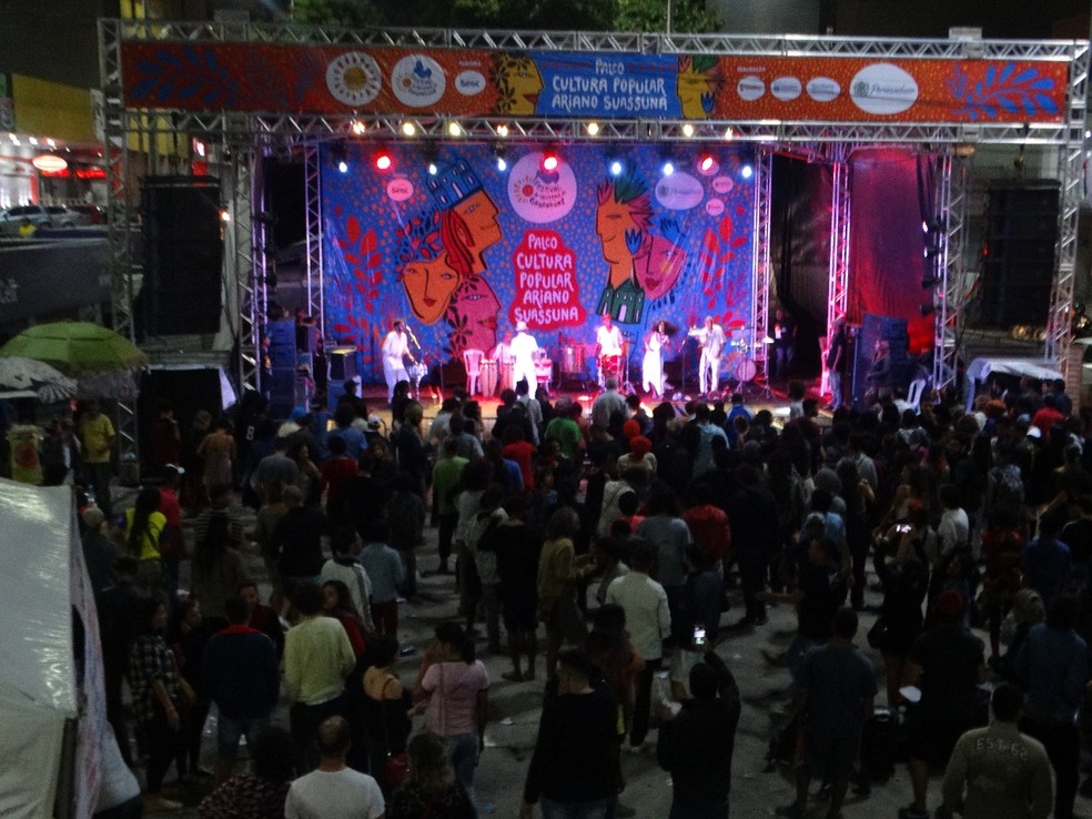 Palco busca a valoriza&ccedil;&atilde;o da cultura popular no FIG (Foto: Elton Braytnner/G1 )
