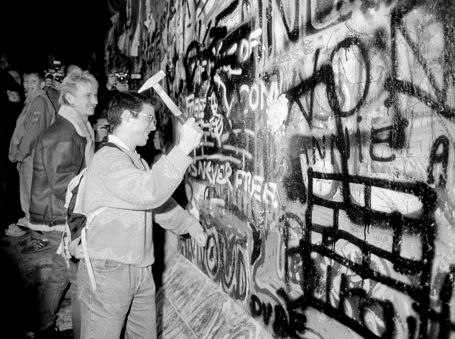 30 Anos Da Queda Do Muro De Berlim O Que Aconteceu Com Os Times Da Alemanha Oriental Futebol Alemao Ge