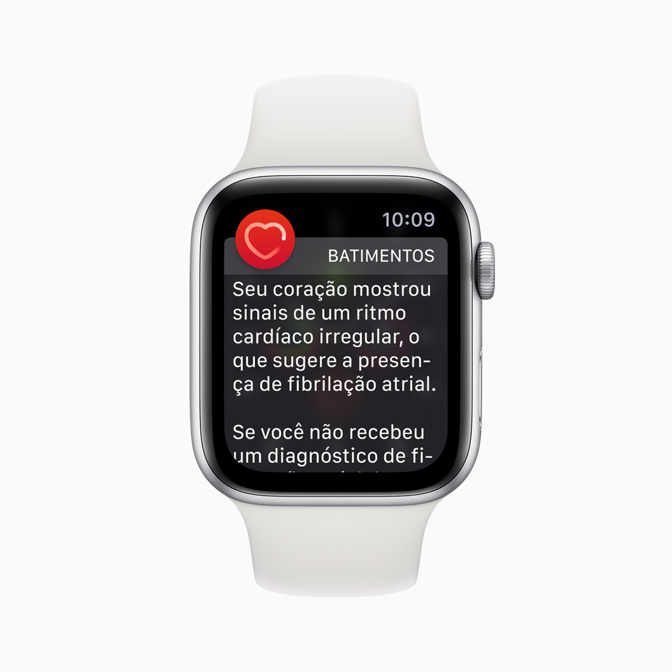 O Apple Watch Series 1 ou posterior com watchOS 6.2.8 envia uma notificação se identificar ritmos cardíacos irregulares que possam indicar fibrilação atrial. (Foto: Divulgação/Apple)