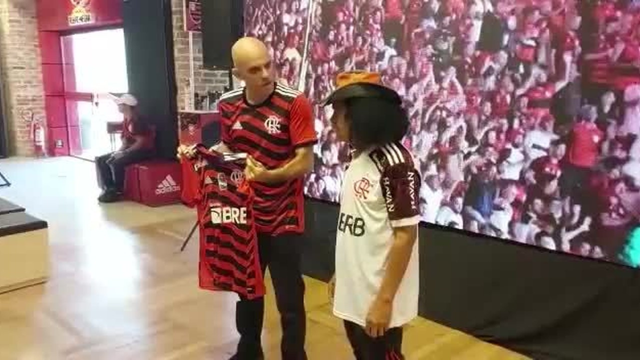 O novo uniforme do Flamengo tem um patch com a bandeira do estado