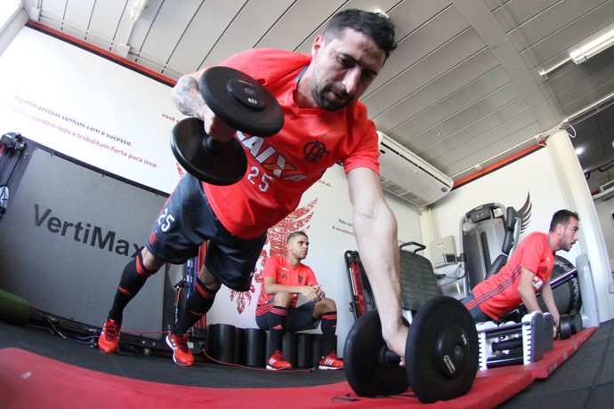 Condição física afasta Donatti de estreia contra o Botafogo