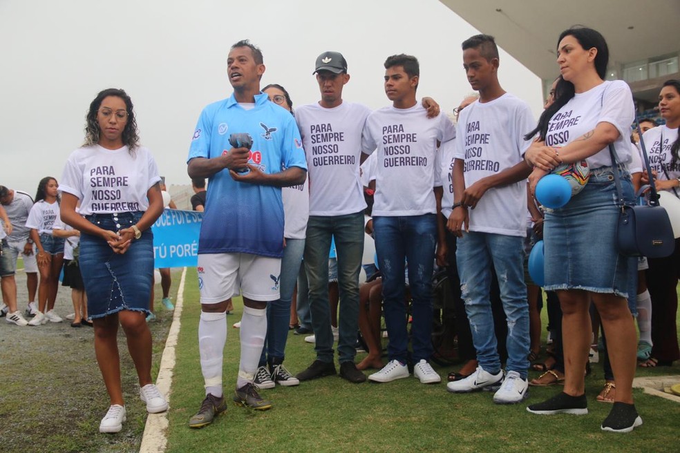Marcelinho Paraíba contou com a presença dos familiares em seu último jogo oficial — Foto: Raniery Soares / GloboEsporte.com