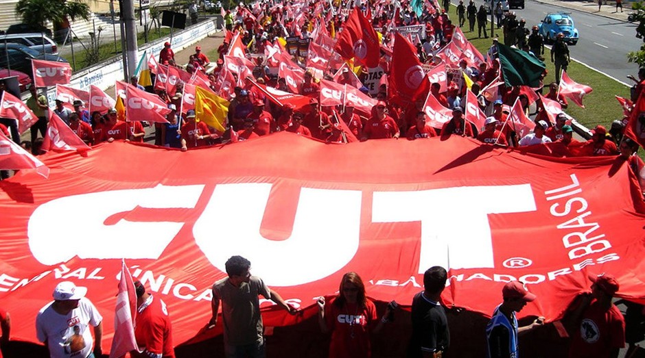 Bandeira da CUT: centrais sindicais estão se organizando (Foto: Divulgação)