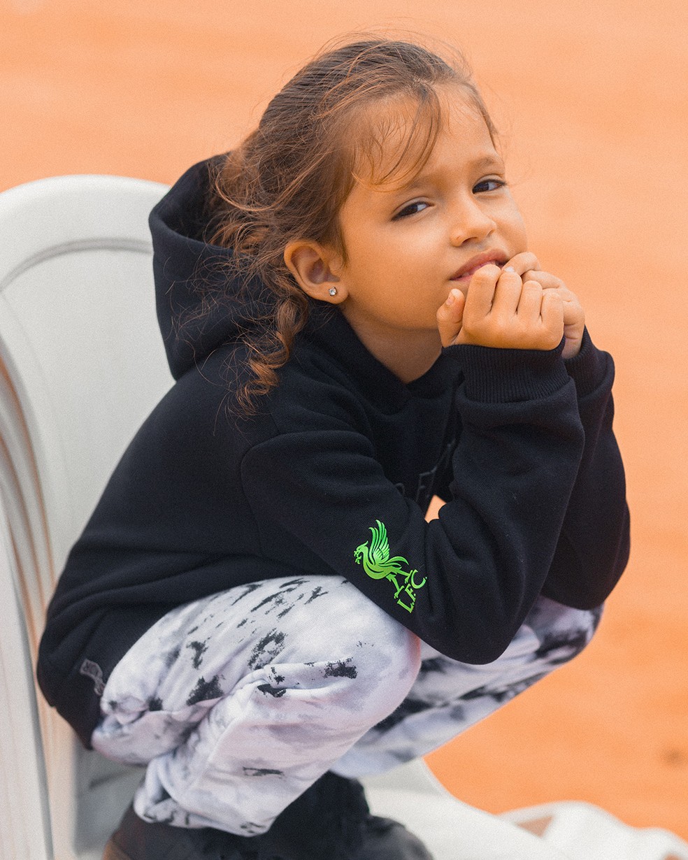 Liverpool muda at&eacute; a cor do s&iacute;mbolo "Livebird" para verde, em refer&ecirc;ncia ao Brasil &mdash; Foto: Paulo Accioly/Liverpool