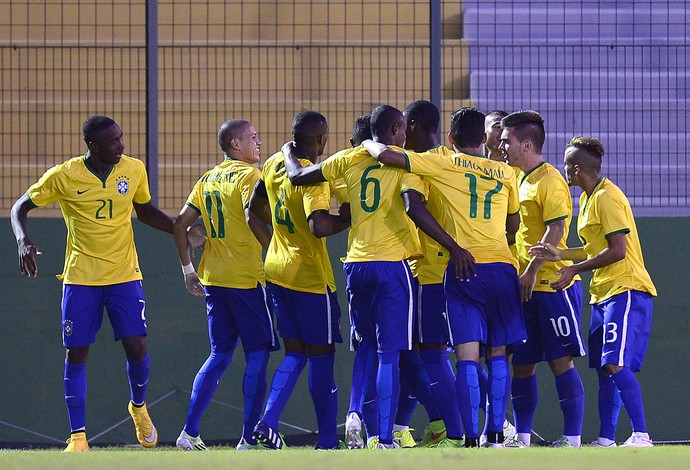 Comemoração do Brasil sub20 contra o Chile (Foto: Agência AFP )