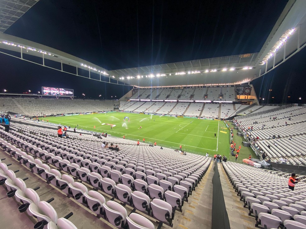 Após série de controversas, diretor do Corinthians garante 