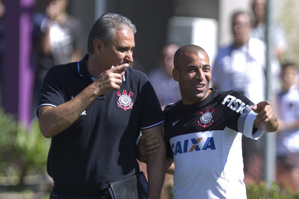 Campeões pelo Timão, Jadson e Sheik elogiam Tite: 