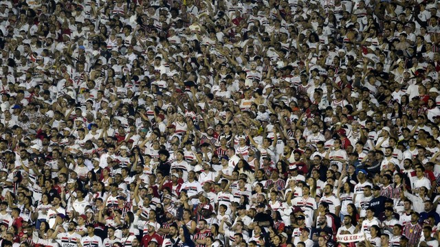 Torcida do São Paulo em jogo contra Universidad Católica