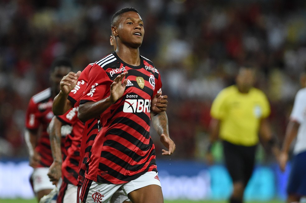 Matheus França comemora em Flamengo x Audax — Foto: Alexandre Durão