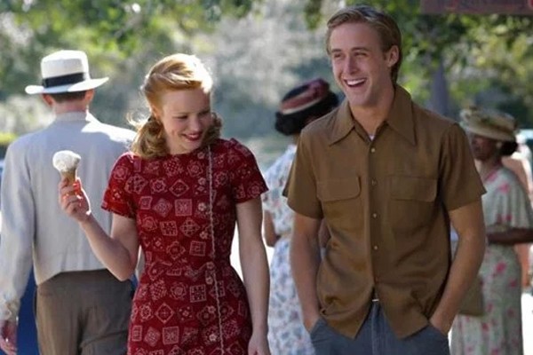 Rachel McAdams e Ryan Gosling em Diário de Uma Paixão (2004) (Foto: Divulgação)
