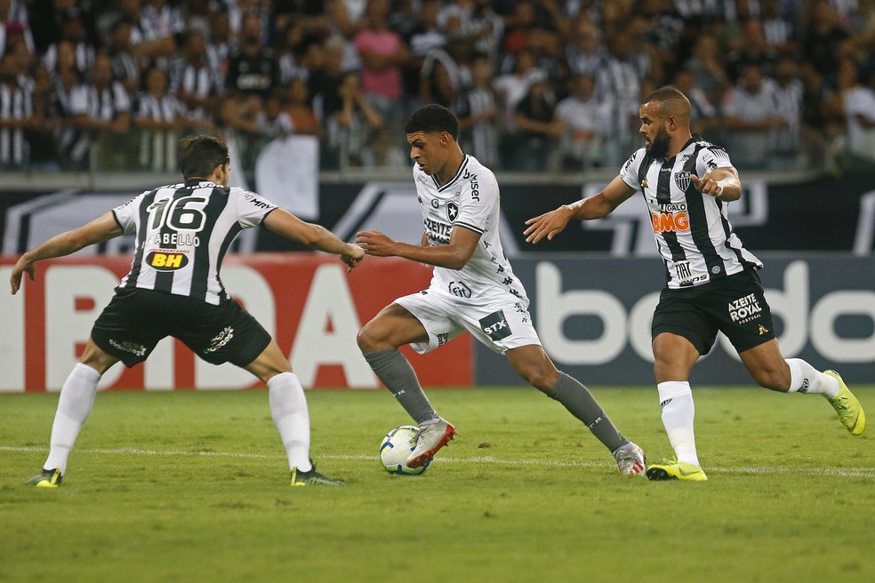 Luis Henrique foi o melhor jogador do Botafogo na derrota para o Atlético-MG — Foto: Vitor Silva/Botafogo