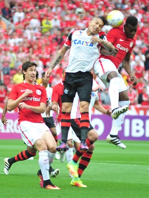 Fla não é armado para Guerrero jogar, e sua frustração é nítida, diz jornalista