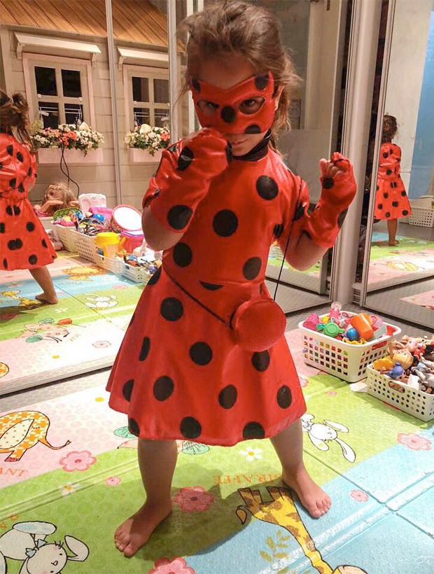 Mara Flor como LadyBug (Foto: Reprodução/Instagram)