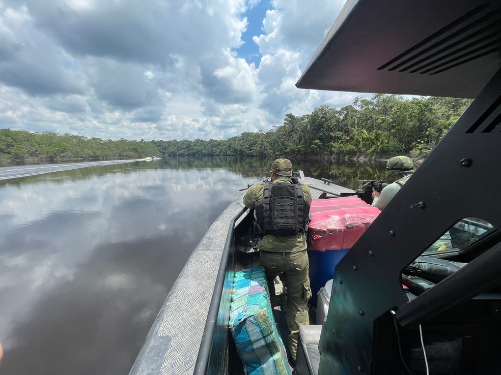Operação no Rio Marié, no Amazonas — Foto: PF-AM