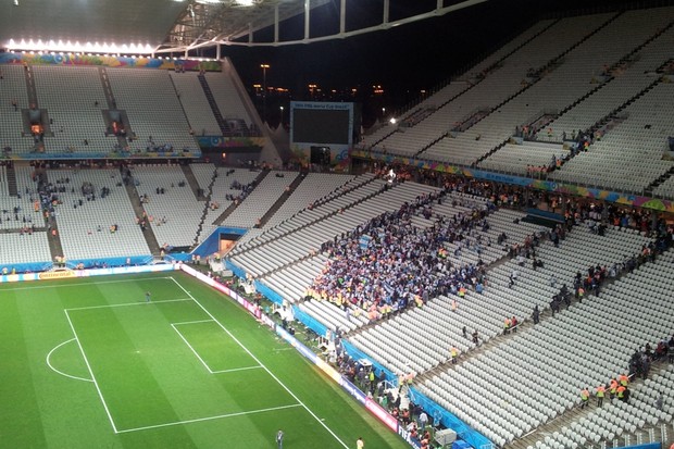 Argentinos em festa que se recusavam a deixar o estádio (Foto: Rodrigo Capelo)