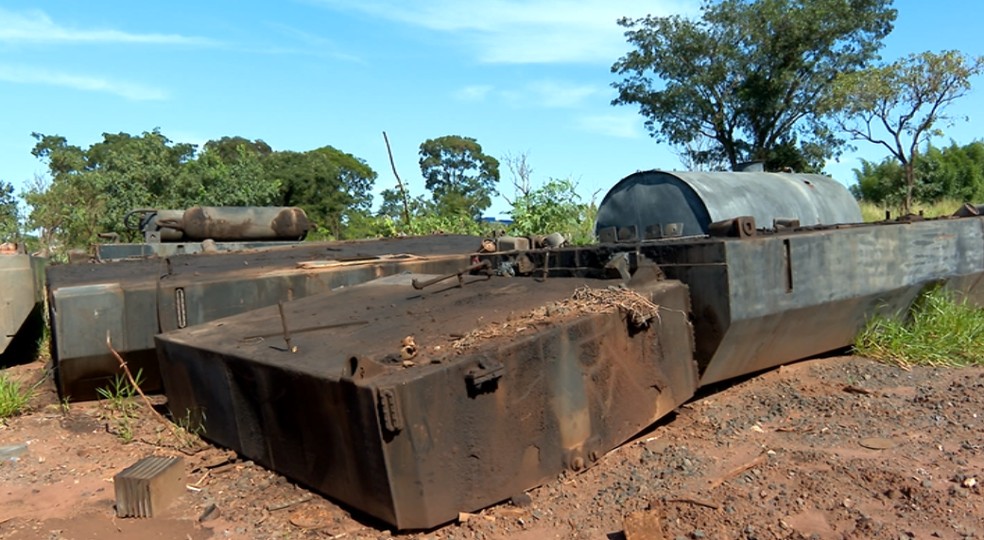 Cetesb aponta risco de contaminação do lençol freático por vazamento de óleo de peças de trens em Araraquara — Foto: Reprodução/EPTV