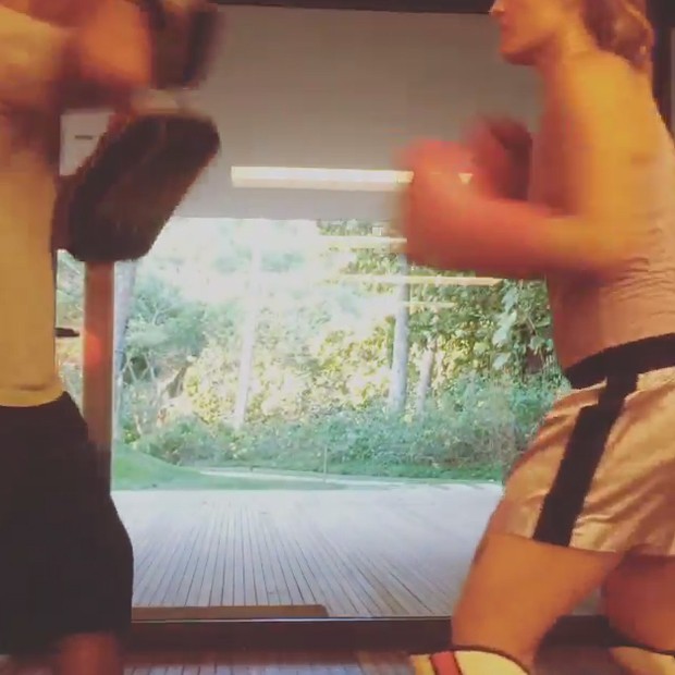 Angélica treinando muay thai (Foto: Reprodução/Instagram)