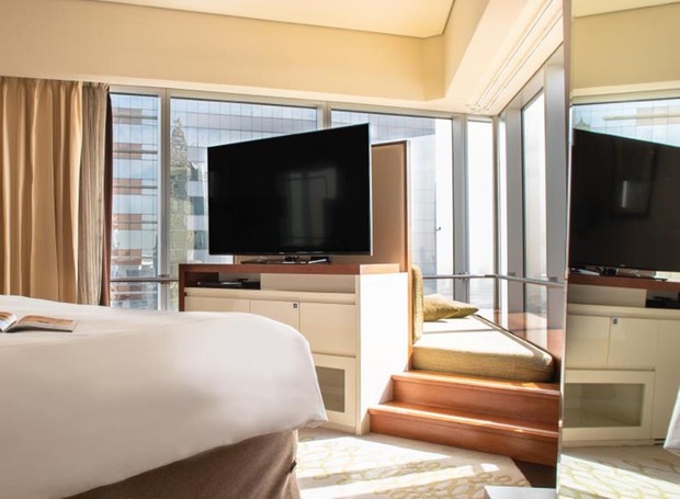 Leo Santana viaja a Dubai e se hospeda em hotel com diárias de até 6 mil reais (Foto: Jumeriah Emirates Hotel/ Reprodução)