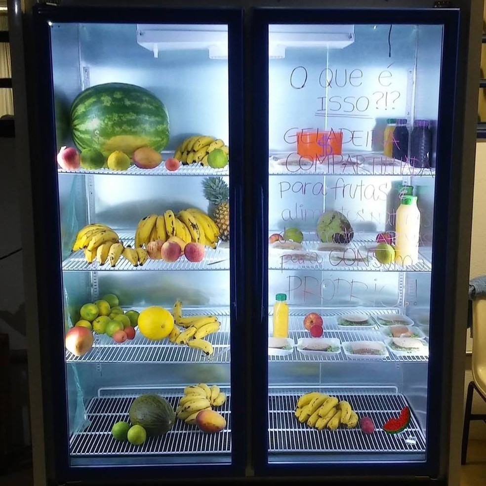 Geladeira dentro da Unesp em Bauru oferece produtos saudáveis aos alunos — Foto: Arquivo Pessoal 