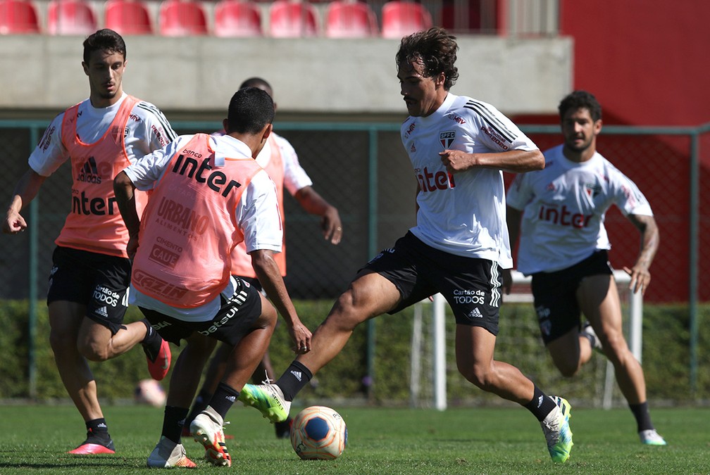 Igor Gomes em treino do São Paulo — Foto: Rubens Chiri / saopaulofc.net