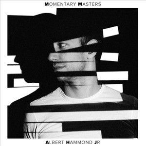 O guitarrista apresenta o álbum solo Momentary Masters (Foto: Divulgação)