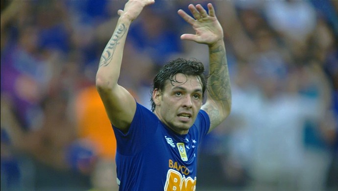 Goulart deixa artilharia em segundo plano e foca em vitória diante do Sport