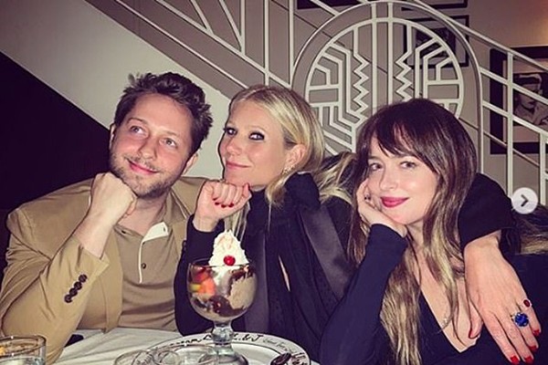 Gwyneth Paltrow, Dakota Johnson e Derek Blasberg (Foto: Instagram)
