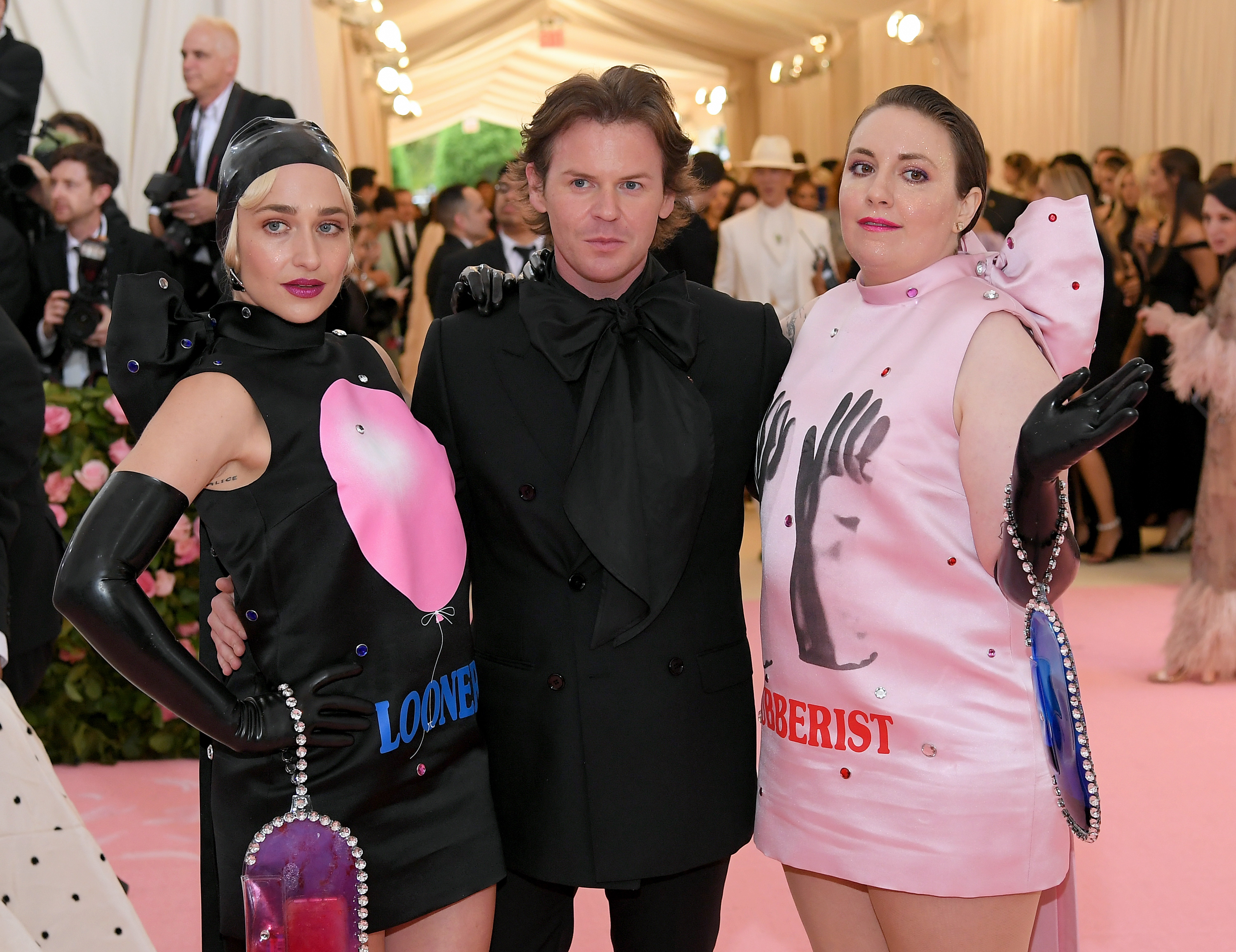 Jemima Kirke, Christopher Kane e Lena Dunham (Foto: Getty Images)