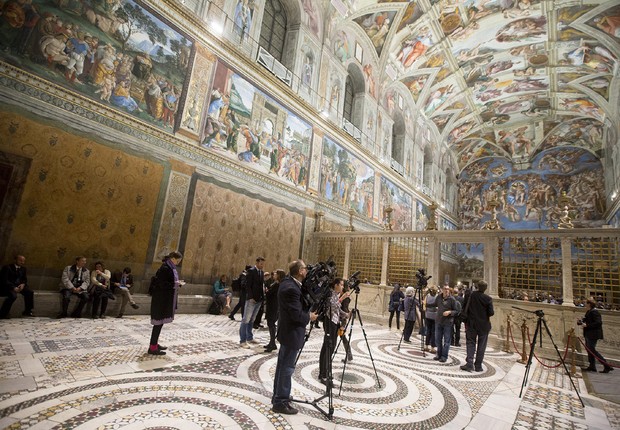 Vista do interior da Capela Sistina, dentro do Museu do Vaticano, na Itália (Foto: Claudio Peri/Museu Vaticano/EFE)